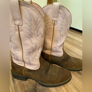 Ariat ladies boots, 6.5 B, rustic brown and pink
